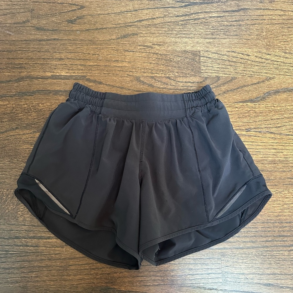 EUC Lululemon Shorts 4” Low-Rise Size 4 Black